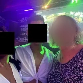 Trans libérée pour plaisir partagé